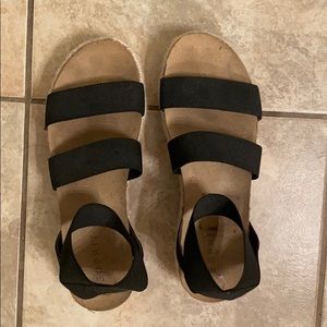 COPY - black strapped platform sandals